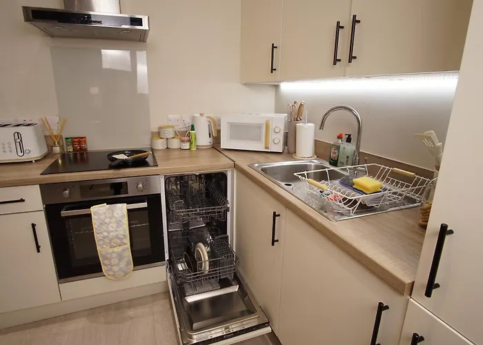 The Jade Emperors Suite - Sleeps 5 - City Centre - Flexible Check In - First Direct Arena 7Min Walk