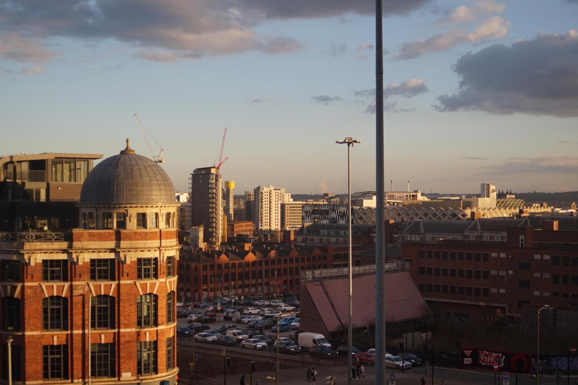 The Jade Emperors - Sleeps 5 - Centre - Flexible Check In - First Direct Arena 7min Walk Leeds (West Yorkshire)