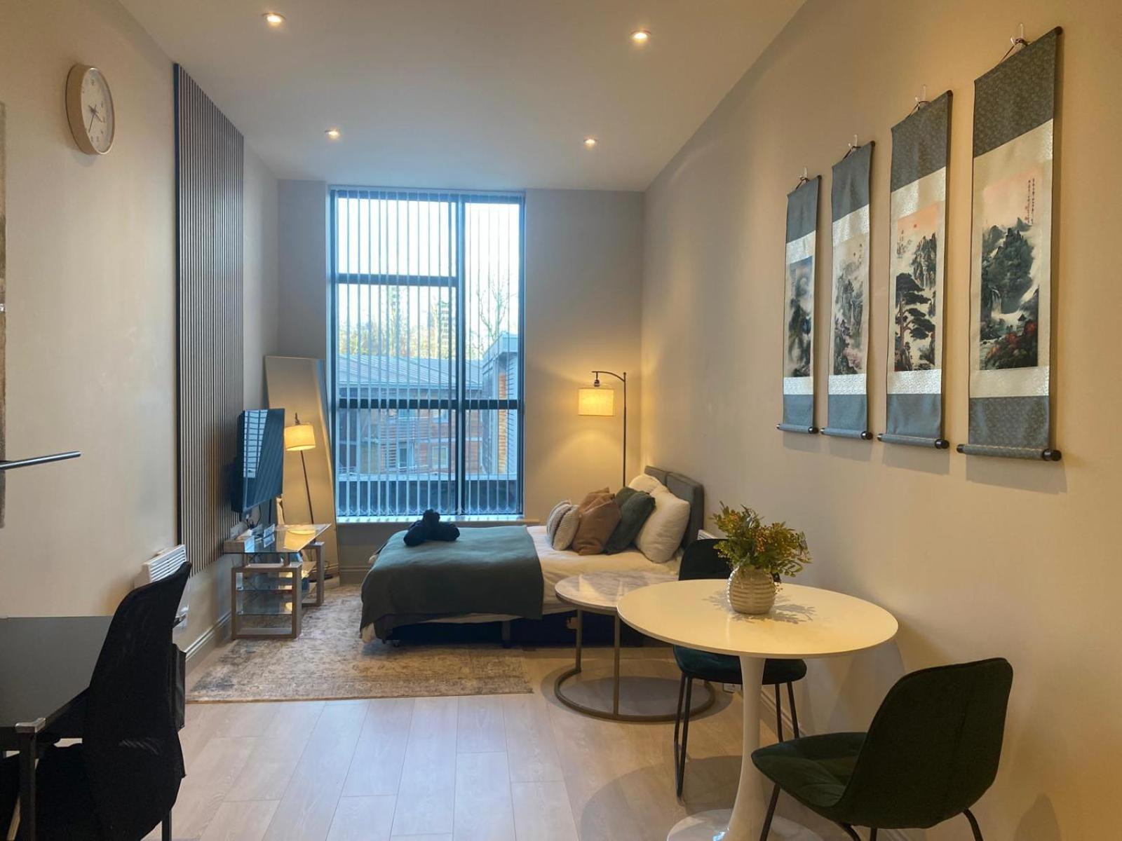 The Jade Emperors - Sleeps 5 - Centre - Flexible Check In - First Direct Arena 7min Walk Leeds (West Yorkshire)