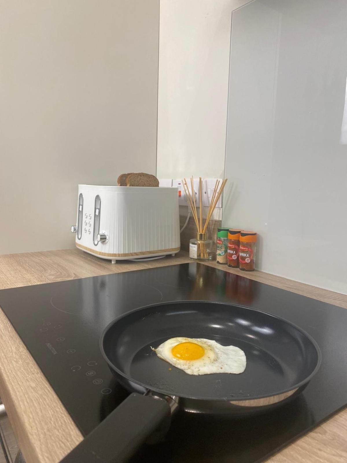The Jade Emperors - Sleeps 5 - Centre - Flexible Check In - First Direct Arena 7min Walk Apartamento *